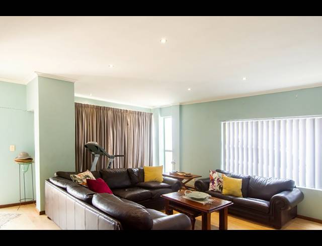 4 BEDROOM HOUSE FOR SALE IN WAVECREST